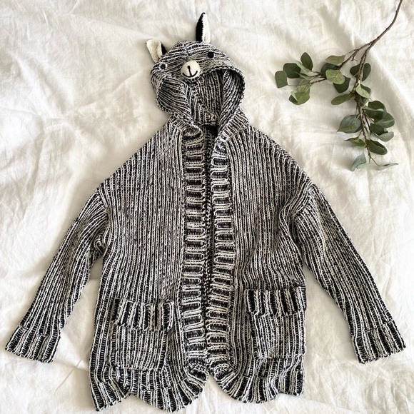 Love & Liberty Cute Animal Hooded Sweater - Picture 4 of 15